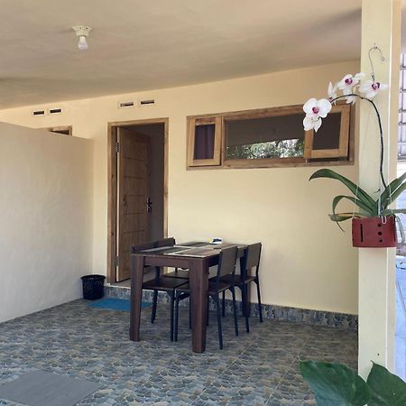 Rumah Kawan Senaru House Of Friend Exterior photo